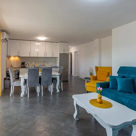 Stunning In With Wifi Appartement Poreč