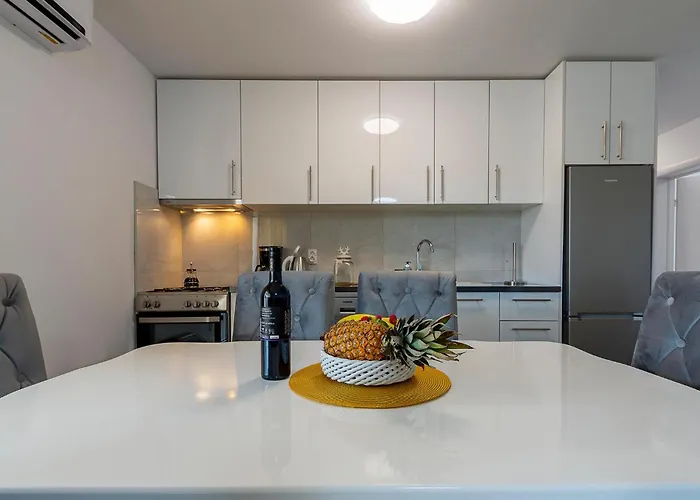 Stunning In With Wifi Apartament