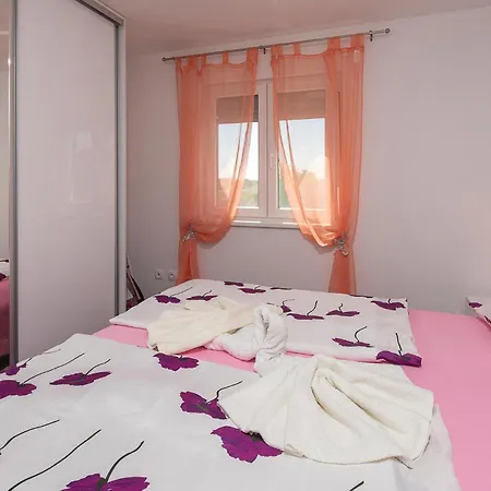 Apartment 2 Bedroom Amazing In Porec