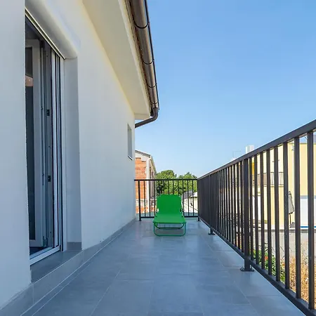 Stunning In With Wifi Apartman